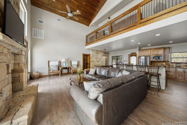 24 morning dew, Concan, TX 78838