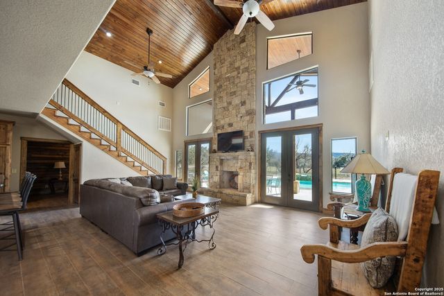 24 morning dew, Concan, TX 78838