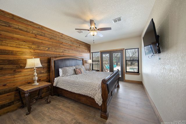 24 morning dew, Concan, TX 78838