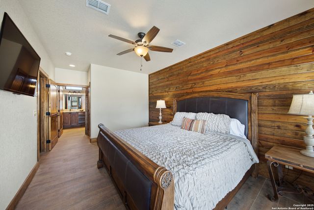 24 morning dew, Concan, TX 78838