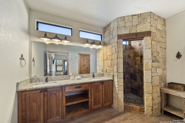 24 morning dew, Concan, TX 78838