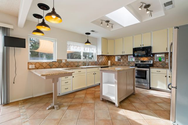 1307 Odlum Drive SE, Albuquerque, NM 87108