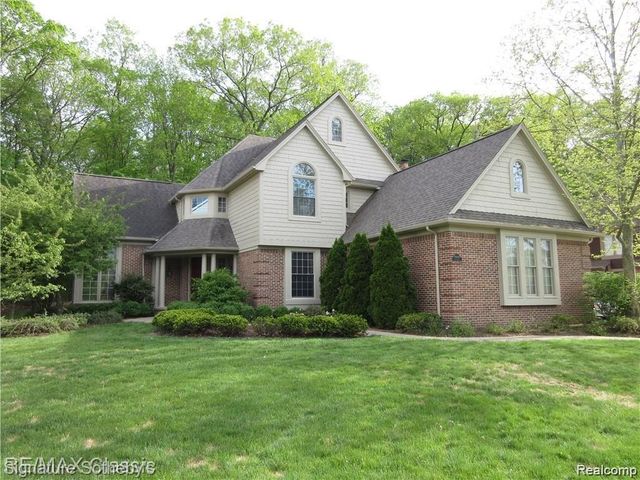 21684 Chase Drive, Novi, MI 48375