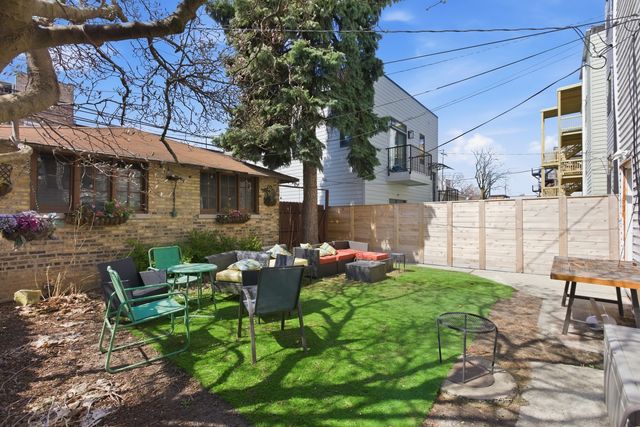 3716 N Racine Avenue G, Chicago, IL 60613