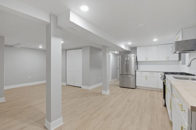 3716 N Racine Avenue G, Chicago, IL 60613