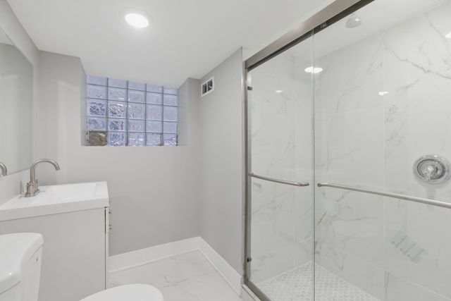 3716 N Racine Avenue G, Chicago, IL 60613