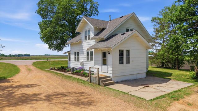 13180 Highway 7, Mayer, MN 55360