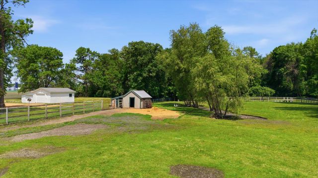 13180 Highway 7, Mayer, MN 55360