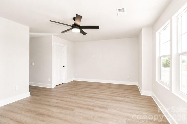 3139 Old Mountain Road, Stoney Point, NC 28678