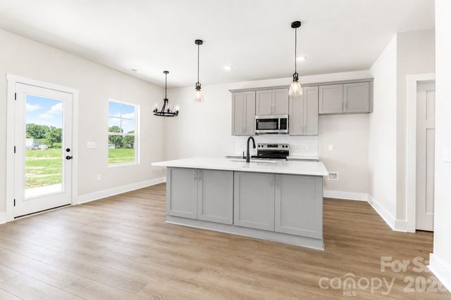 3139 Old Mountain Road, Stoney Point, NC 28678