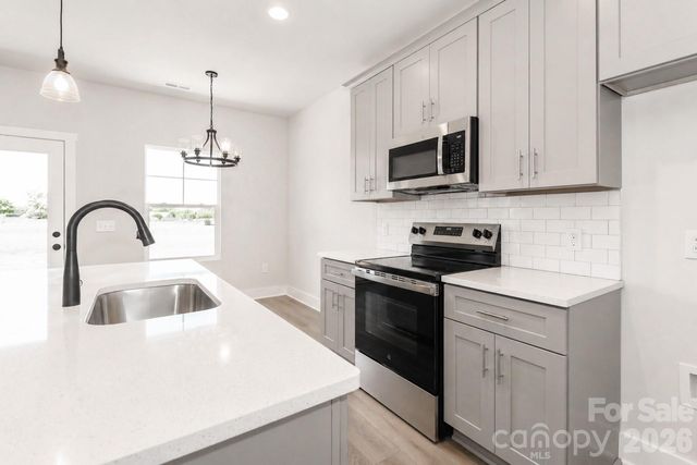 3139 Old Mountain Road, Stoney Point, NC 28678