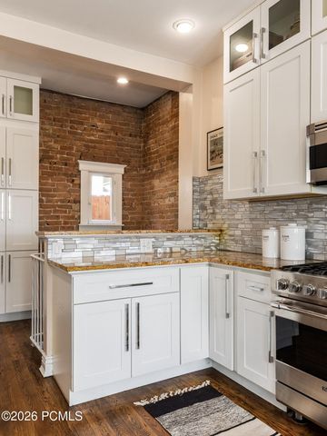 374 F Street, Salt Lake City, UT 84103