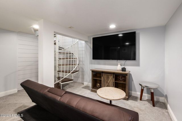 374 F Street, Salt Lake City, UT 84103