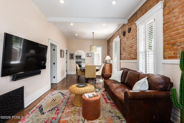 374 F Street, Salt Lake City, UT 84103