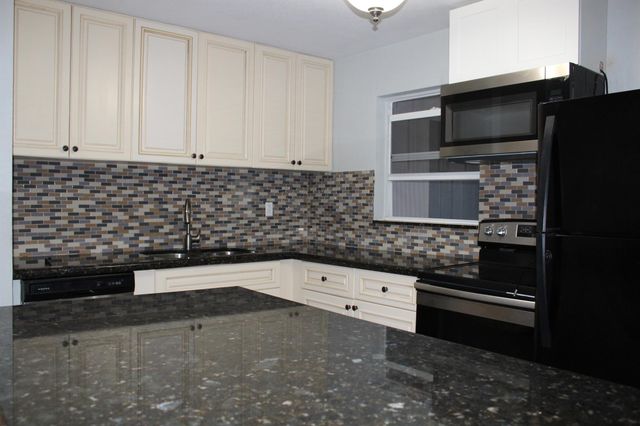 921 Pine Terrace N, Lake Worth Beach, FL 33460