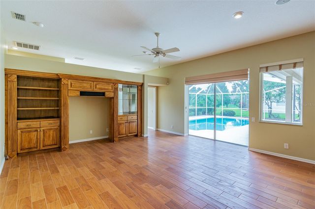 10559 GREENCREST DRIVE, Tampa, FL 33626