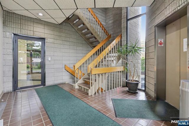 100 Union Avenue 250, Cresskill, NJ 07626