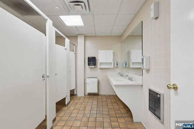 100 Union Avenue 250, Cresskill, NJ 07626