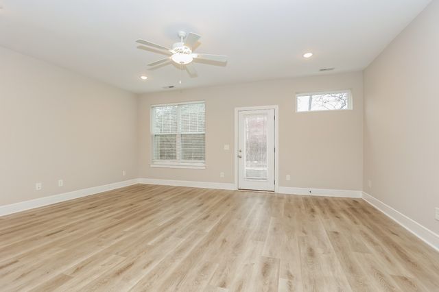 164 Noble Park Cir, Gallatin, TN 37066