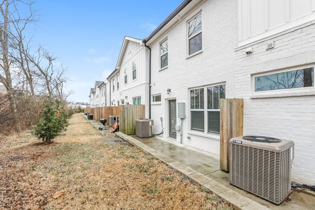 164 Noble Park Cir, Gallatin, TN 37066