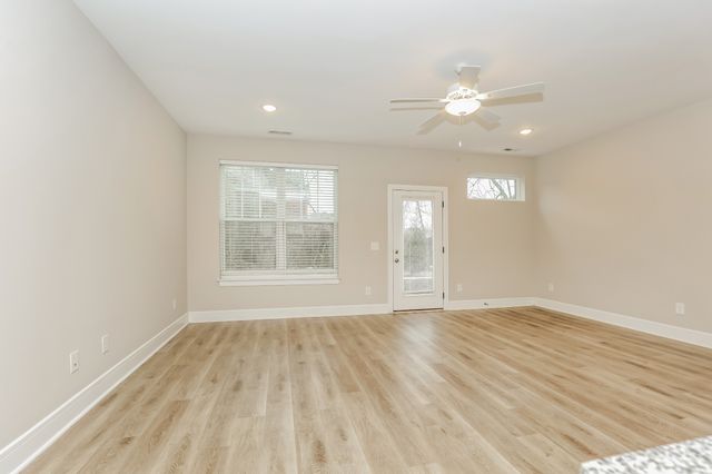 164 Noble Park Cir, Gallatin, TN 37066