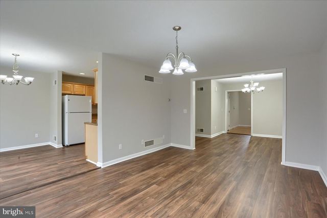 33 CAROUSEL CIR, Hershey, PA 17033