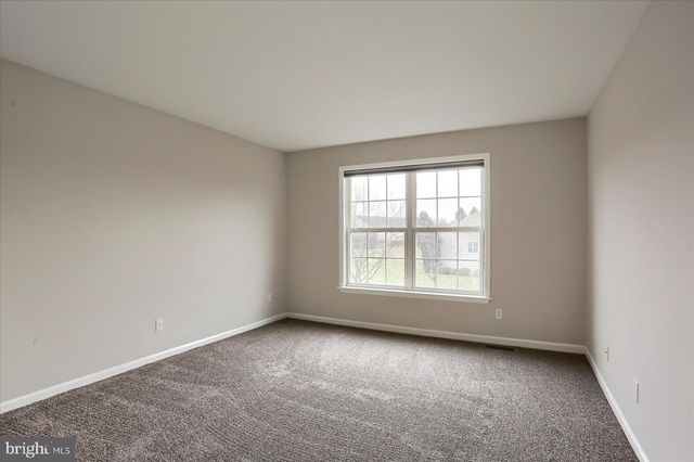 33 CAROUSEL CIR, Hershey, PA 17033