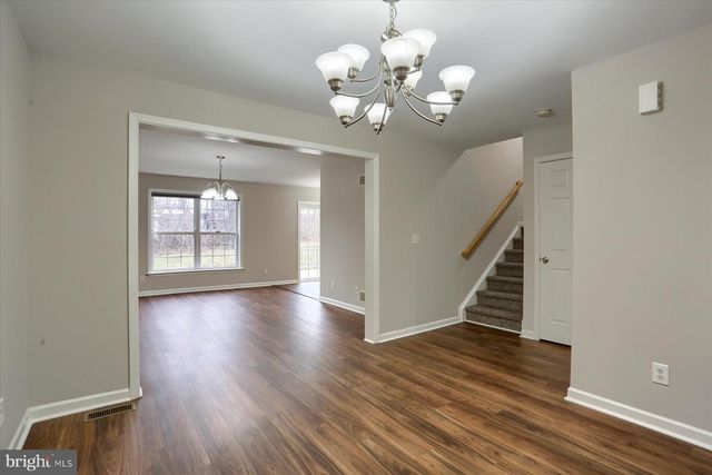 33 CAROUSEL CIR, Hershey, PA 17033