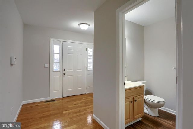 33 CAROUSEL CIR, Hershey, PA 17033