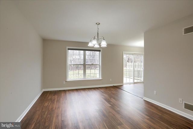 33 CAROUSEL CIR, Hershey, PA 17033