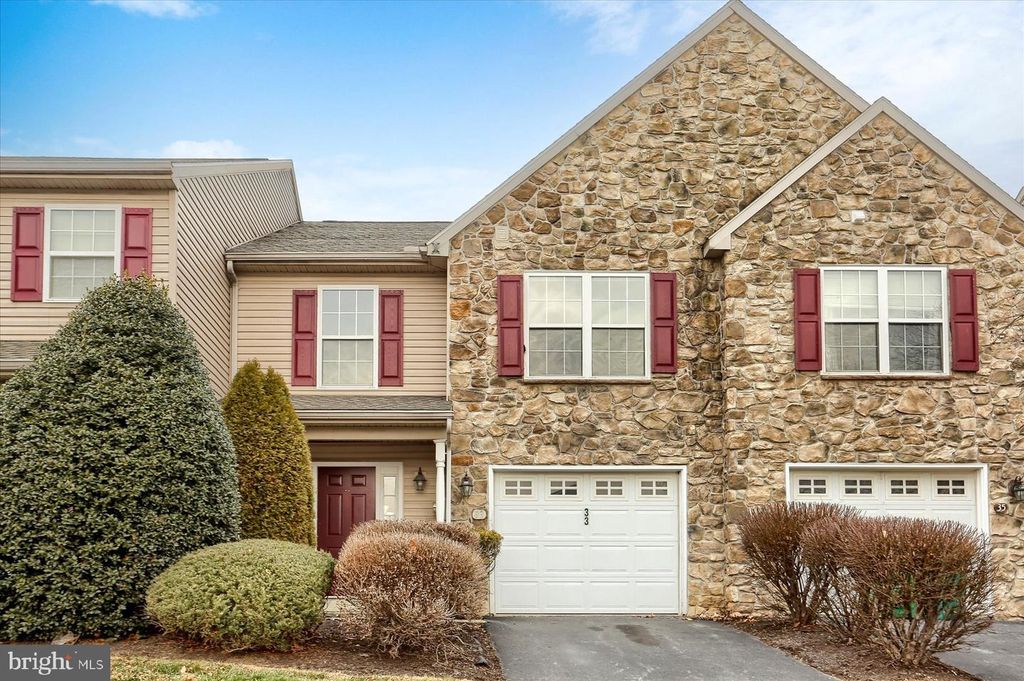 33 CAROUSEL CIR, Hershey, PA 17033