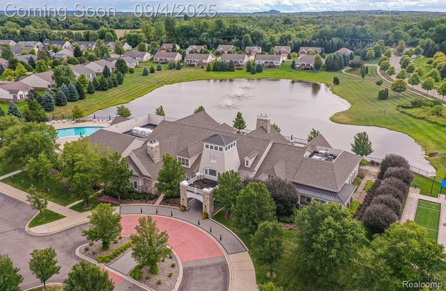 6264 Muirfield Drive, Grand Blanc, MI 48439