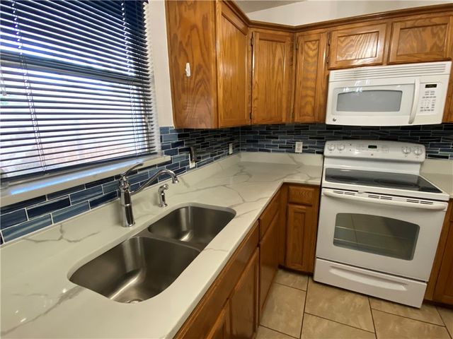 7626 Caribou Dr, Corpus Christi, TX 78414