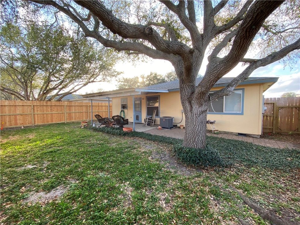 7626 Caribou Dr, Corpus Christi, TX 78414 — photo 2