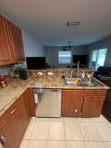 3426 Commodore Court, West Palm Beach, FL 33411