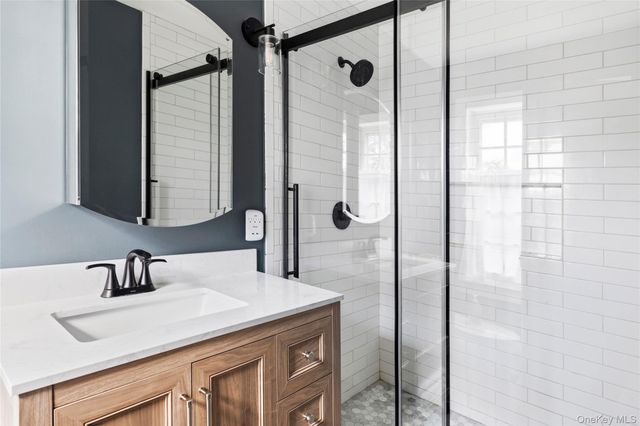 9 Aberdeen Lane, Southampton, NY 11968