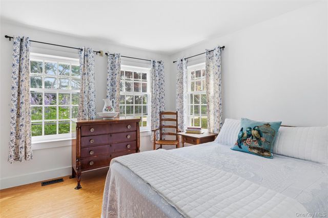 9 Aberdeen Lane, Southampton, NY 11968