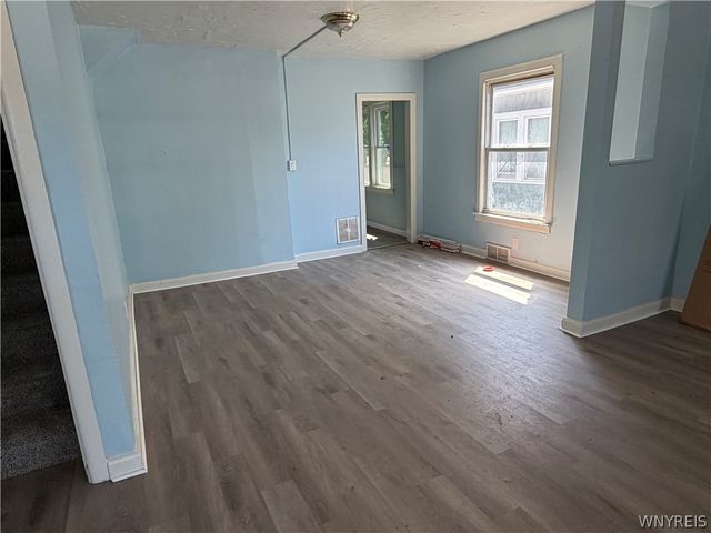2435 Ontario Avenue, Niagara Falls, NY 14305