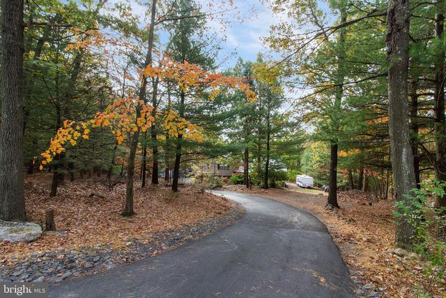 56 BENTWOOD RD, Drums, PA 18222