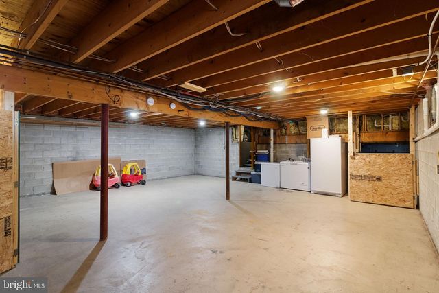 56 BENTWOOD RD, Drums, PA 18222