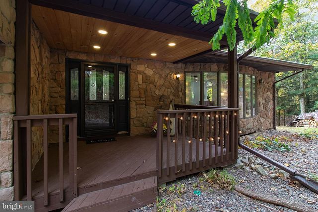 56 BENTWOOD RD, Drums, PA 18222