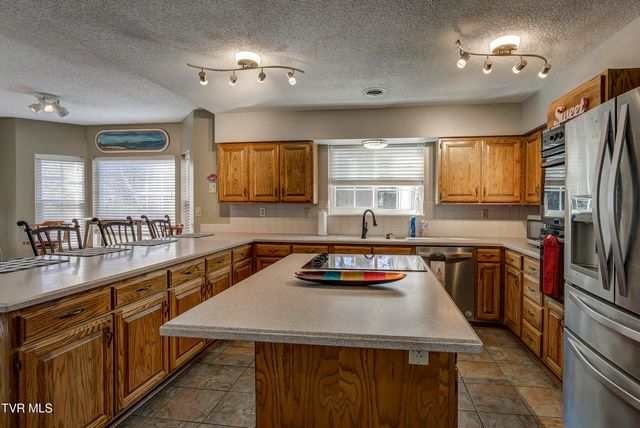 312 Ivanhoe Drive, Johnson City, TN 37601