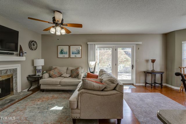 312 Ivanhoe Drive, Johnson City, TN 37601