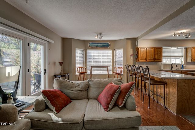 312 Ivanhoe Drive, Johnson City, TN 37601