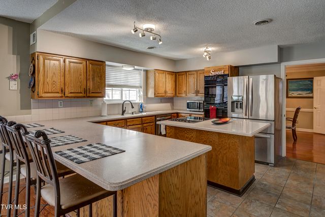 312 Ivanhoe Drive, Johnson City, TN 37601