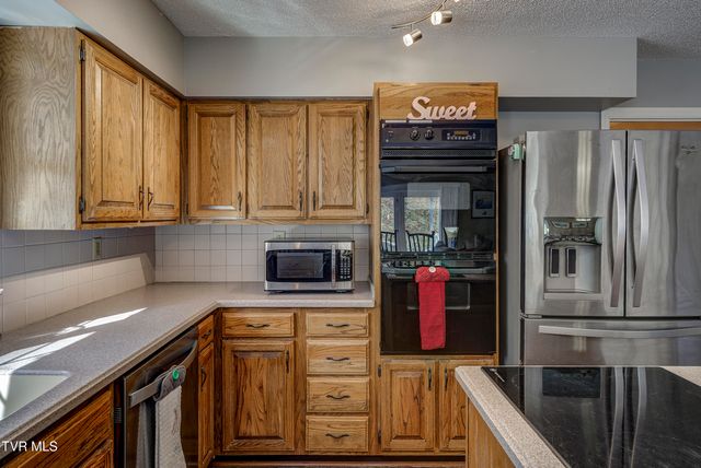 312 Ivanhoe Drive, Johnson City, TN 37601