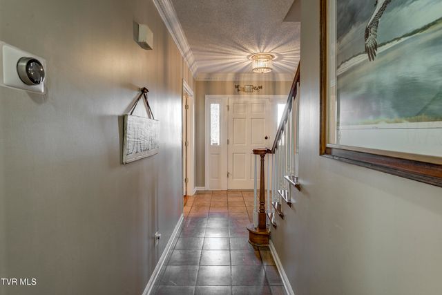 312 Ivanhoe Drive, Johnson City, TN 37601