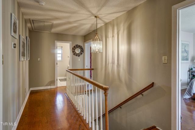 312 Ivanhoe Drive, Johnson City, TN 37601