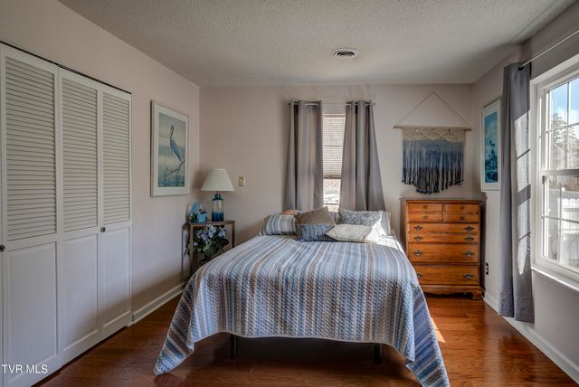 312 Ivanhoe Drive, Johnson City, TN 37601