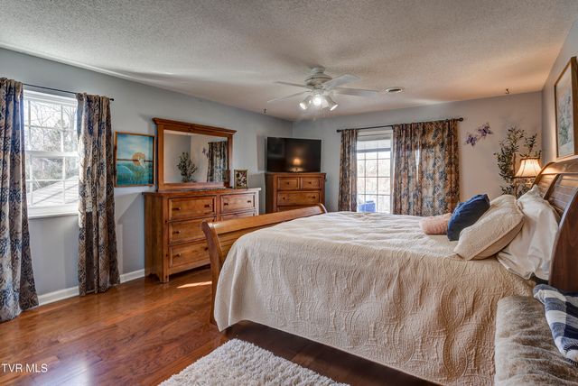 312 Ivanhoe Drive, Johnson City, TN 37601